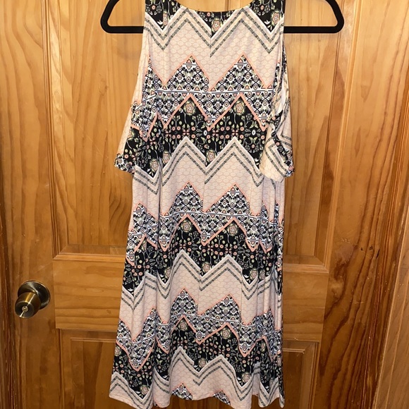 Shoulderless Dress - Picture 4 of 5